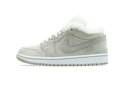 Air Jordan 1 Low SE Sherpa Fleece W