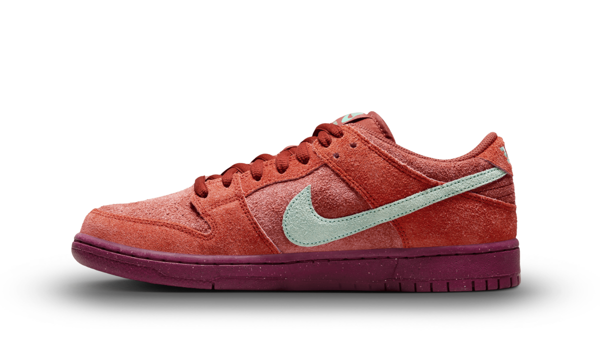 Nike SB Dunk Low Pro PRM Mystic Red